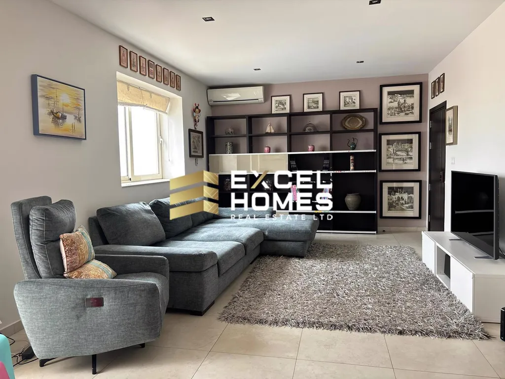 Spacious 3 Bedroom Apartment in Siggiewi with Ensuite - View 5