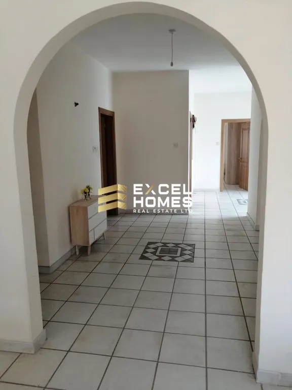 Luxurious 3 Bedroom Maisonette in Balzan with Large Terrace - View 4