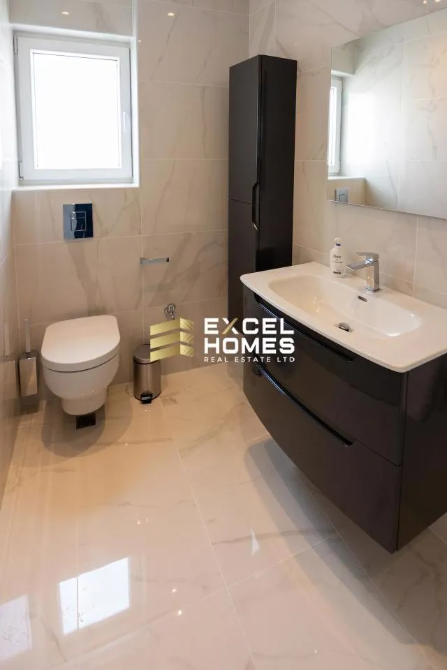 Luxurious 2 Bedroom Penthouse in Swieqi with Lift - View 4
