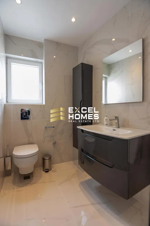 Luxurious 2 Bedroom Penthouse in Swieqi with Lift - View 5