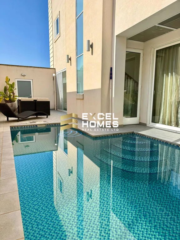 Luxurious 4 Bedroom Villa in Attard with Pool and Garage - Main View