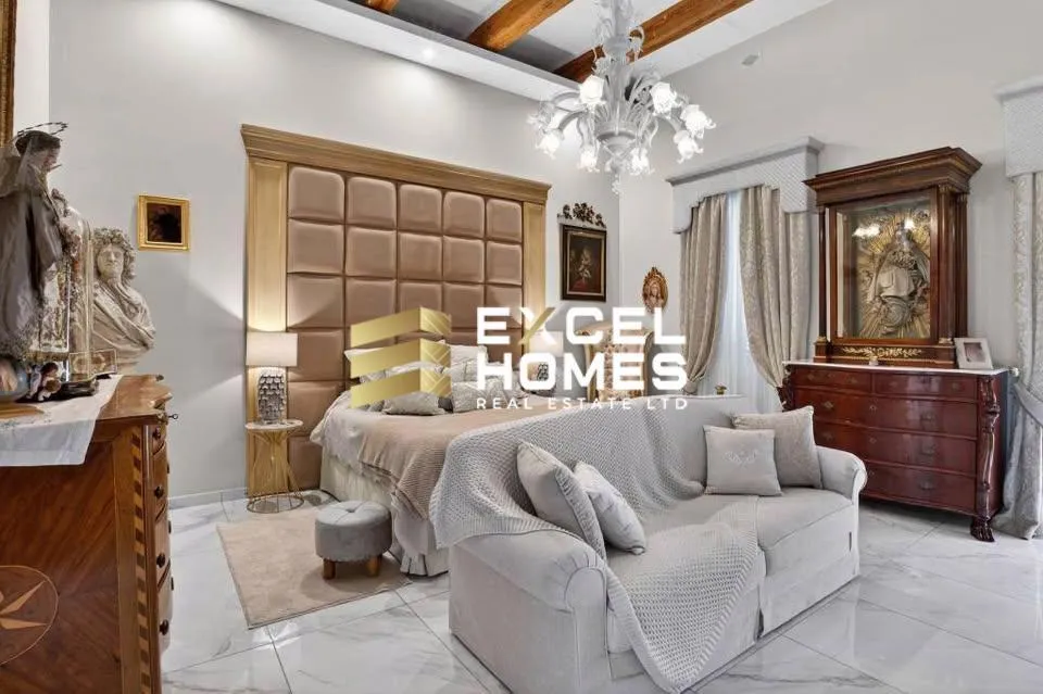 Luxurious 3 Bedroom Townhouse in Qormi with Private Pool and Large Terrace - View 4